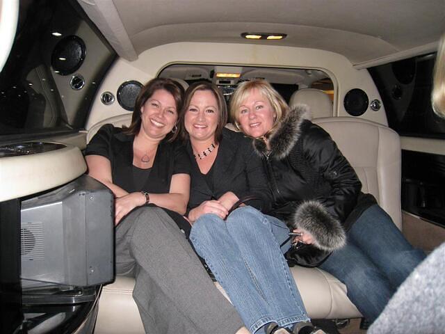 limo ride with the ladies Large 